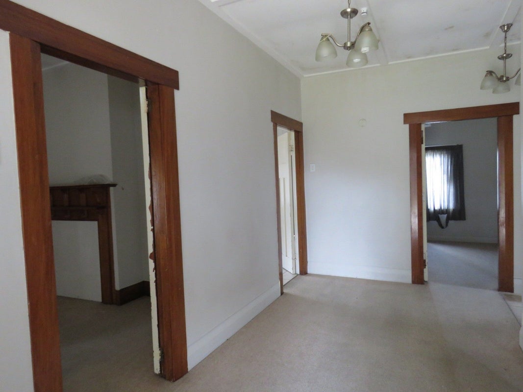 16 Claudelands Road, Hamilton East, Hamilton - Carousel 2