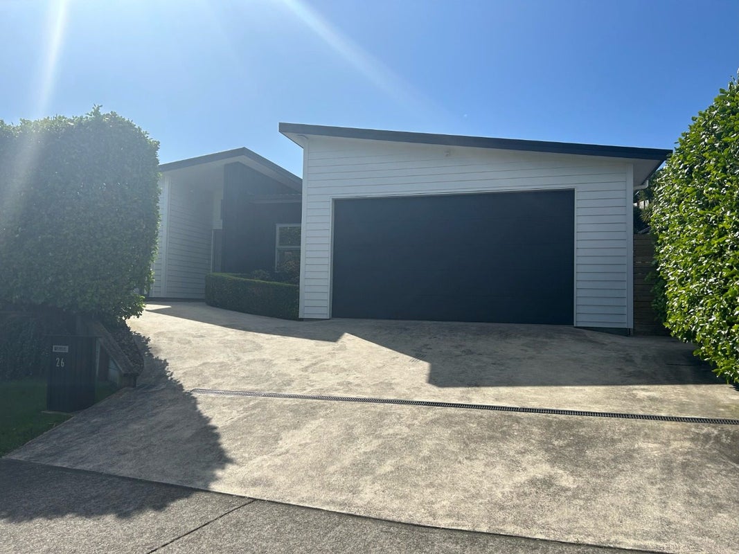 26 Paparoa Crescent, Aotea, Porirua - Carousel 1