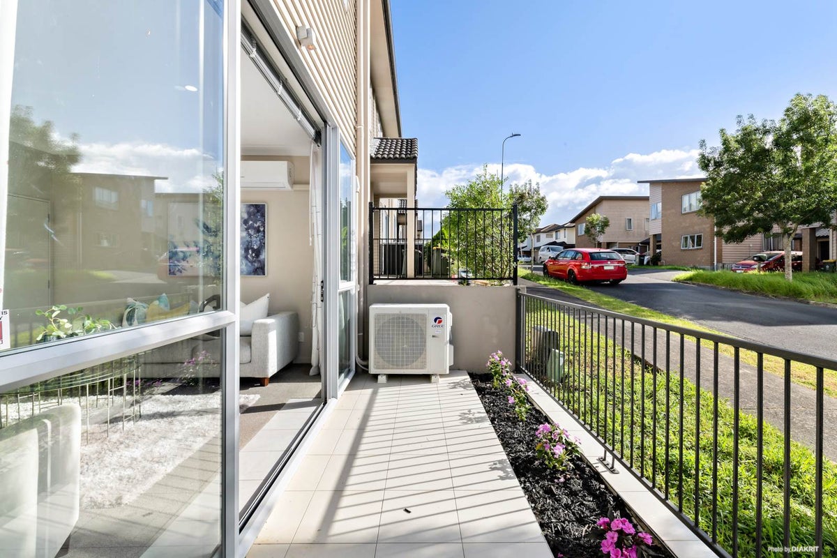 31 Manchester Drive, Flat Bush, Auckland - Carousel 2