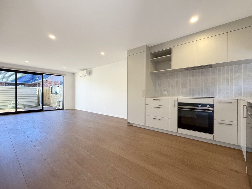 11/46 Taikata Road, Te Atatu Peninsula, Auckland - Carousel 2