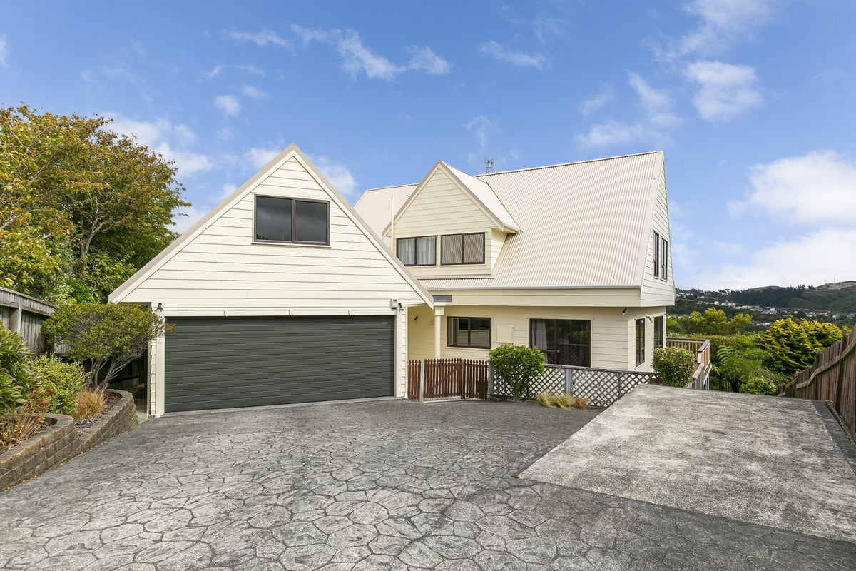 8 Montserrat Place, Grenada Village, Wellington - Carousel 1