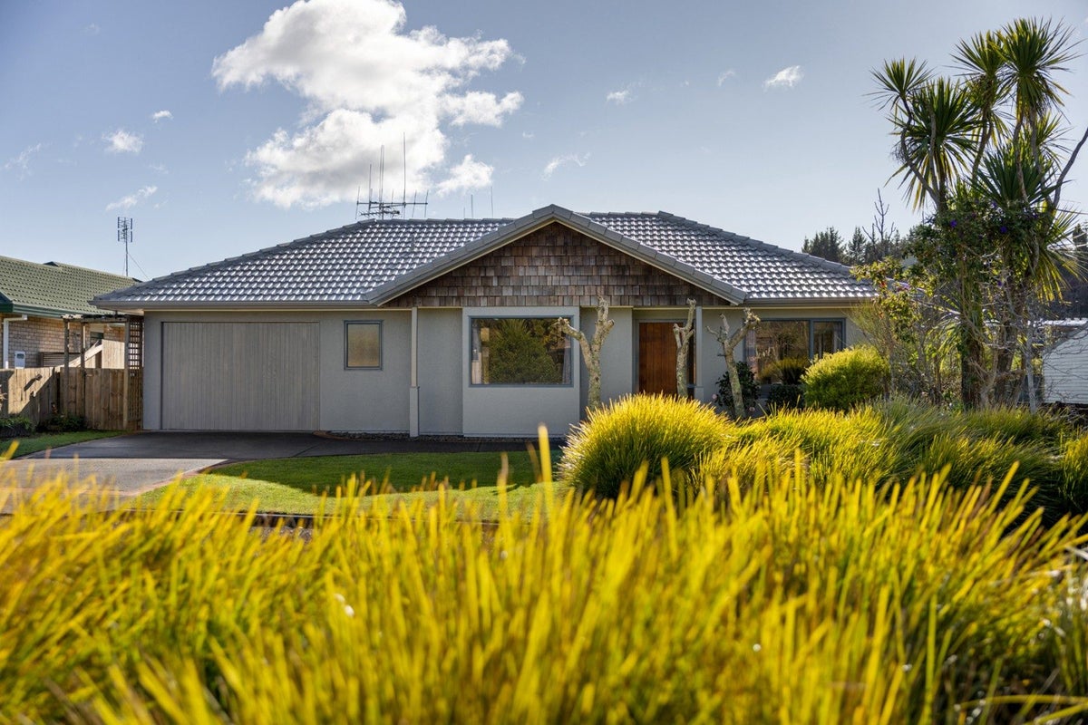 32 Solomon Street, Brookfield, Tauranga - Carousel 1