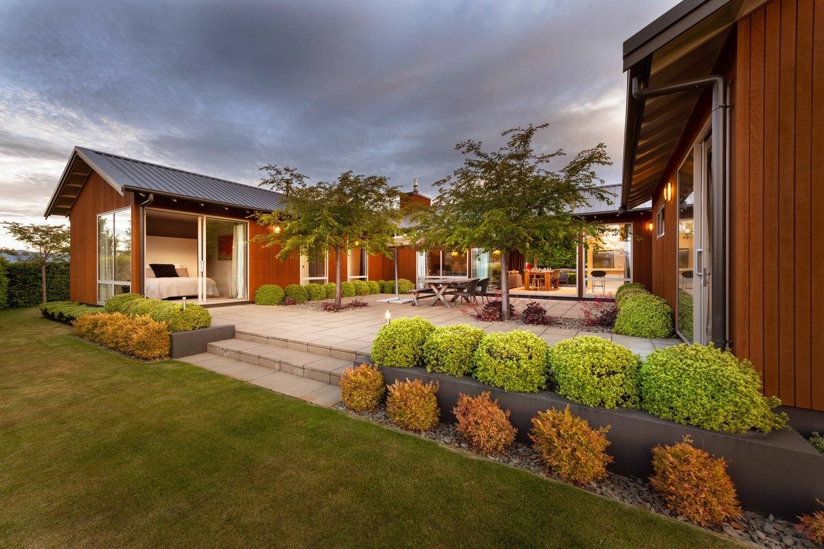 8 Ruby Ridge, Wanaka - Carousel 1