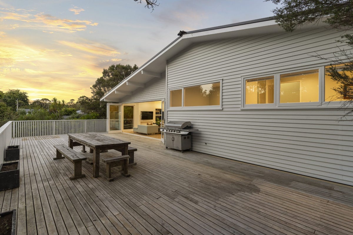 115 Beach Haven Road, Beach Haven, Auckland - Carousel 2