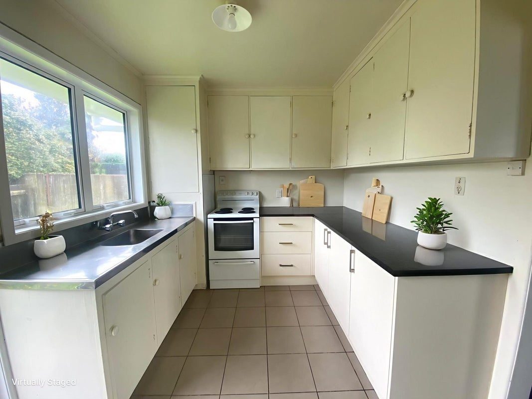 8 Riverside Drive, Waiuku, Waiuku - Carousel 2