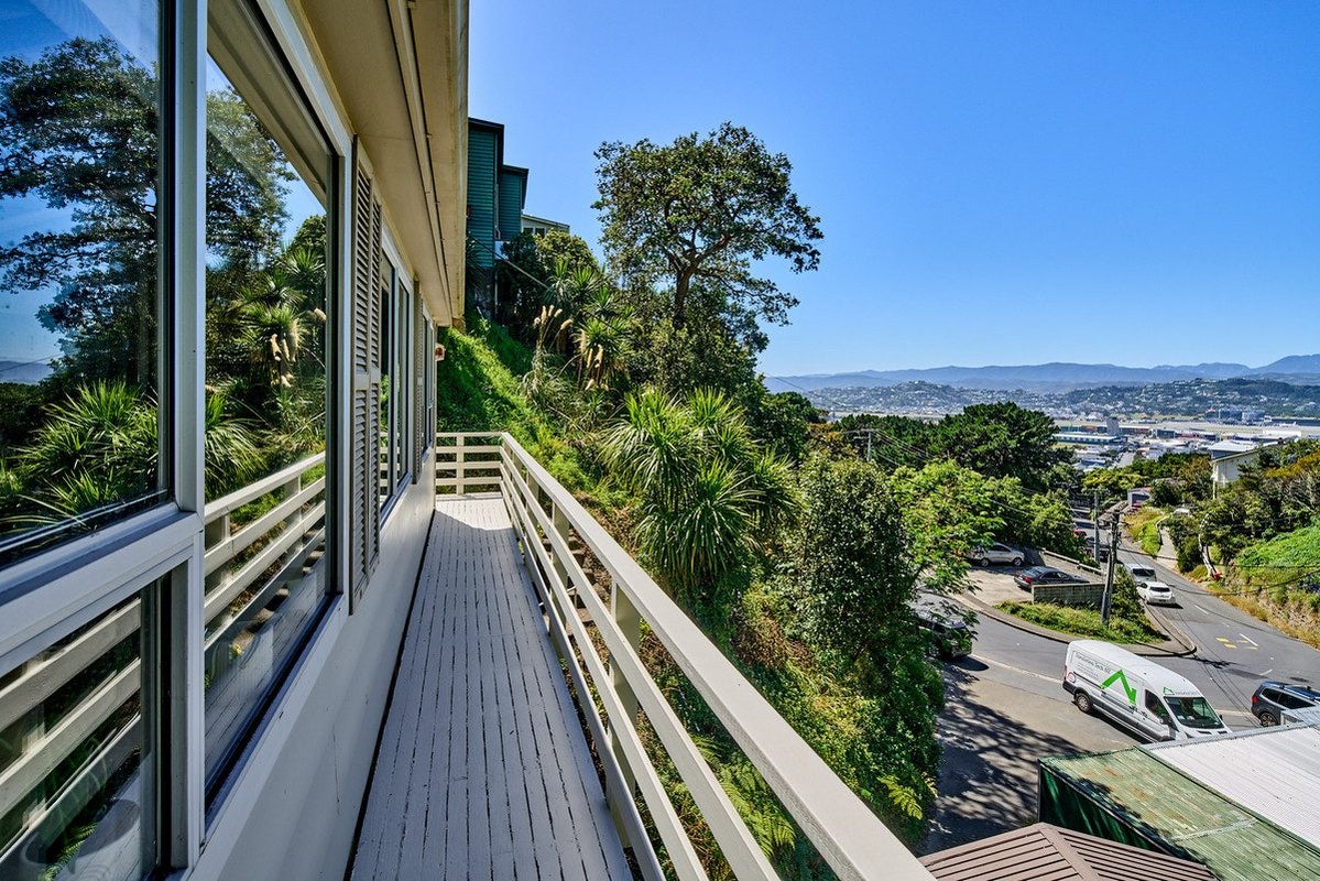 1/102 Sutherland Road, Melrose, Wellington - Carousel 2