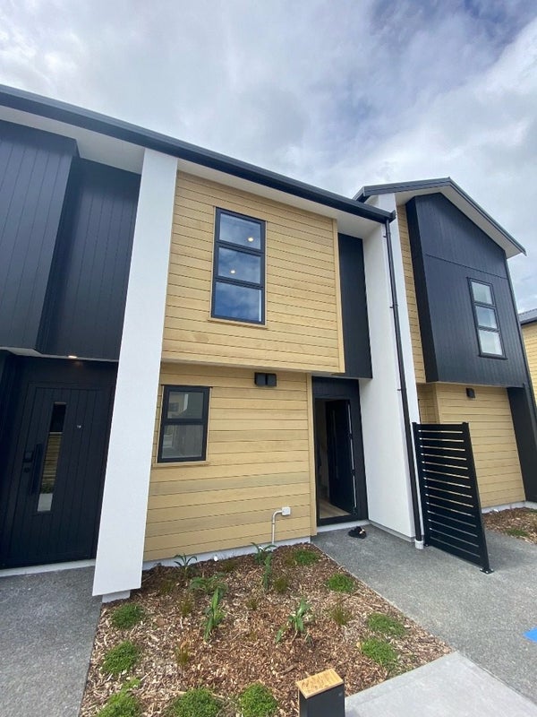 16 Te Ara o Ralph Olsen, Wainuiomata, Lower Hutt - Carousel 1
