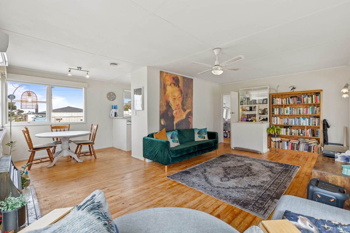 105 Sunrise Avenue, Murrays Bay, Auckland - Carousel 2
