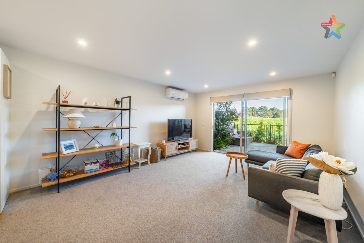 4 Harena Way, Moera, Lower Hutt - Carousel 2