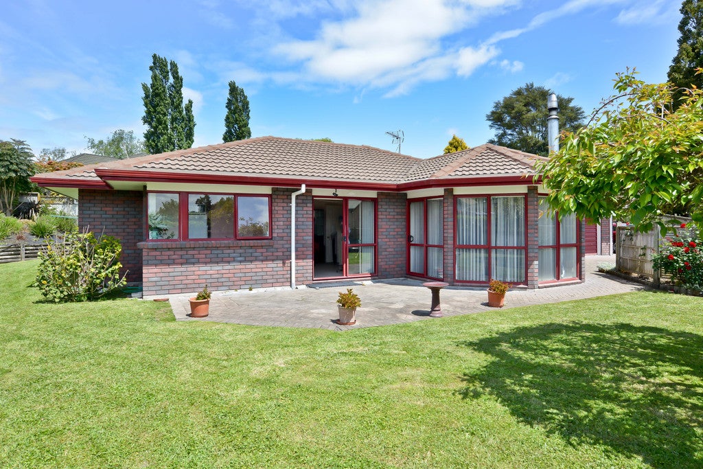 13 Millthorpe Crescent, Pukete, Hamilton - Carousel 1