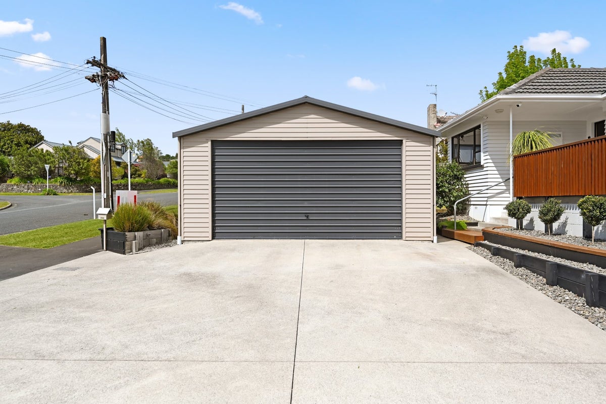 35 Thomson Avenue, Dinsdale, Hamilton - Carousel 20