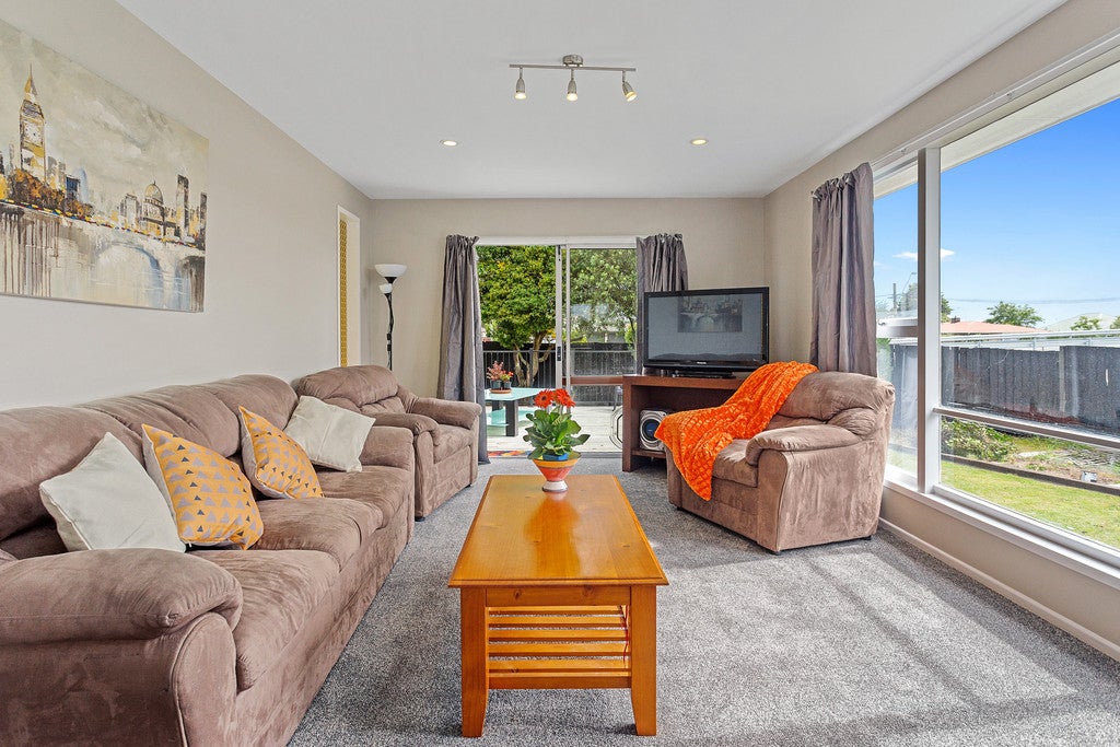 2/178B Grimseys Road, Redwood, Christchurch - Carousel 2