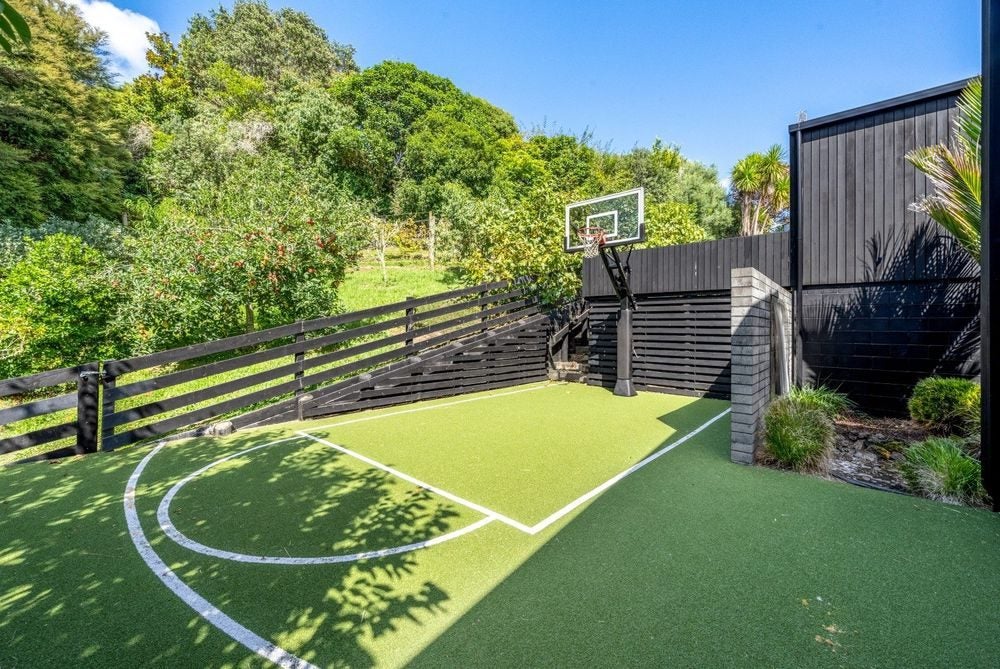 27 Brownhill Road, Manurewa - Carousel 22