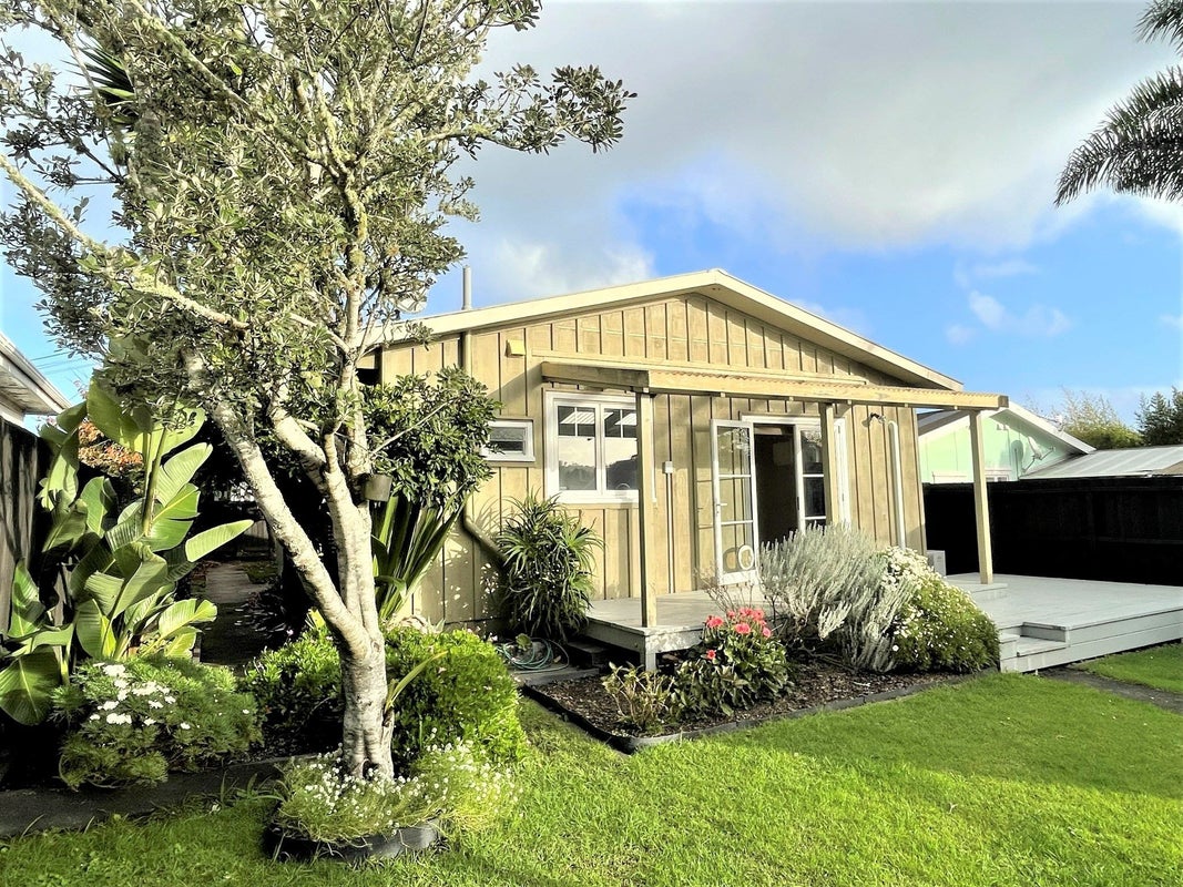 715 Swanson Road, Swanson, Auckland - Carousel 1