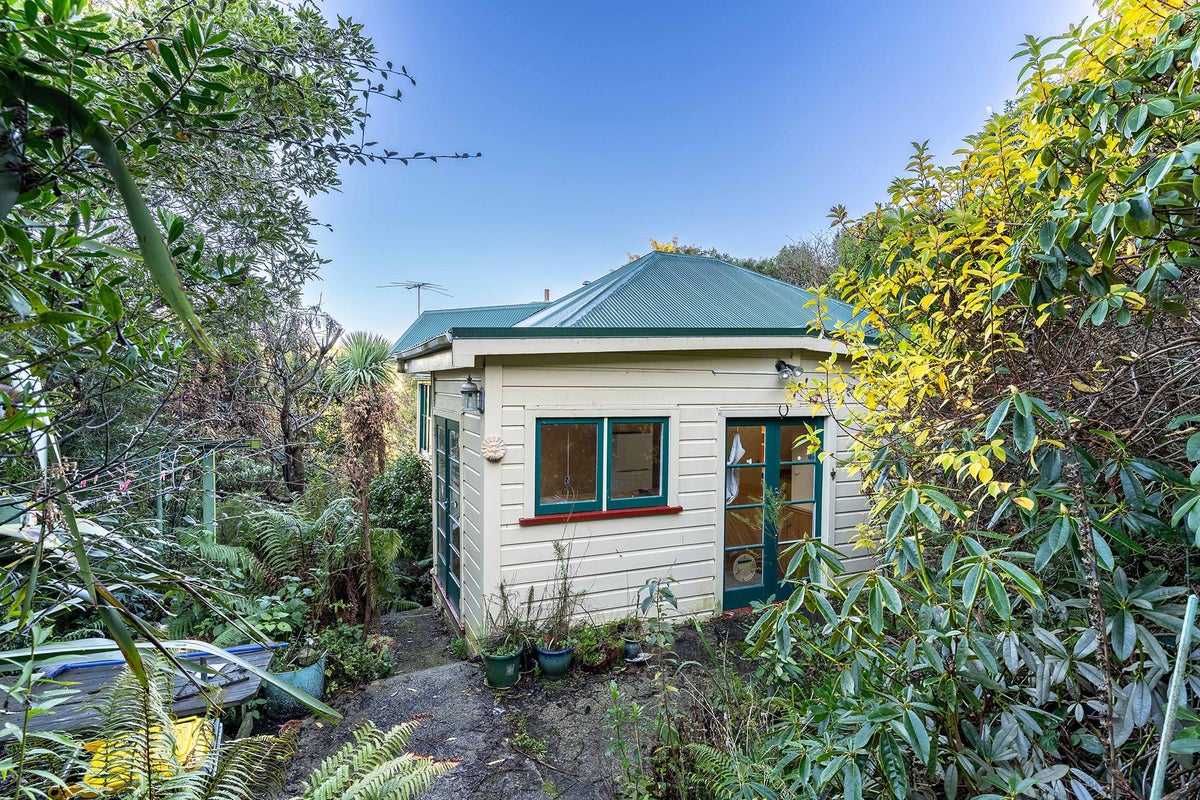11 Clifford Street, Dalmore, Dunedin - Carousel 2