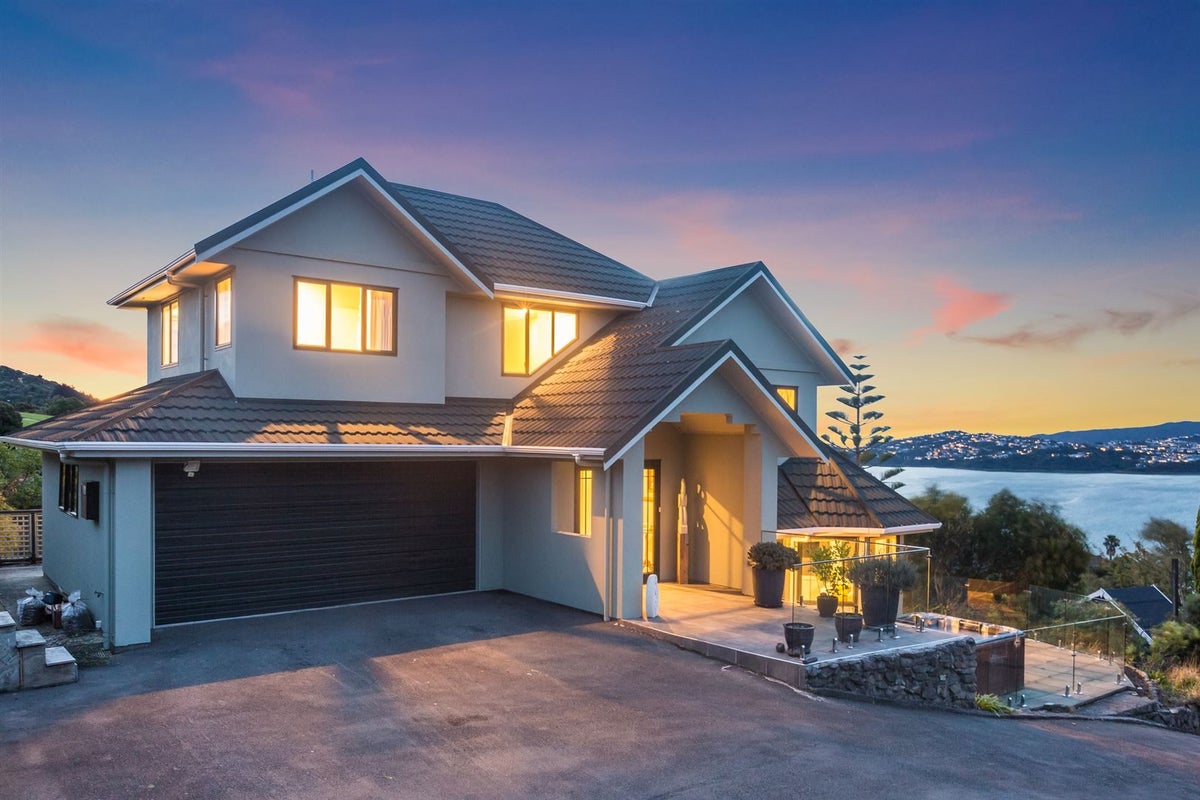 34 The Crowsnest, Whitby, Porirua - Carousel 40