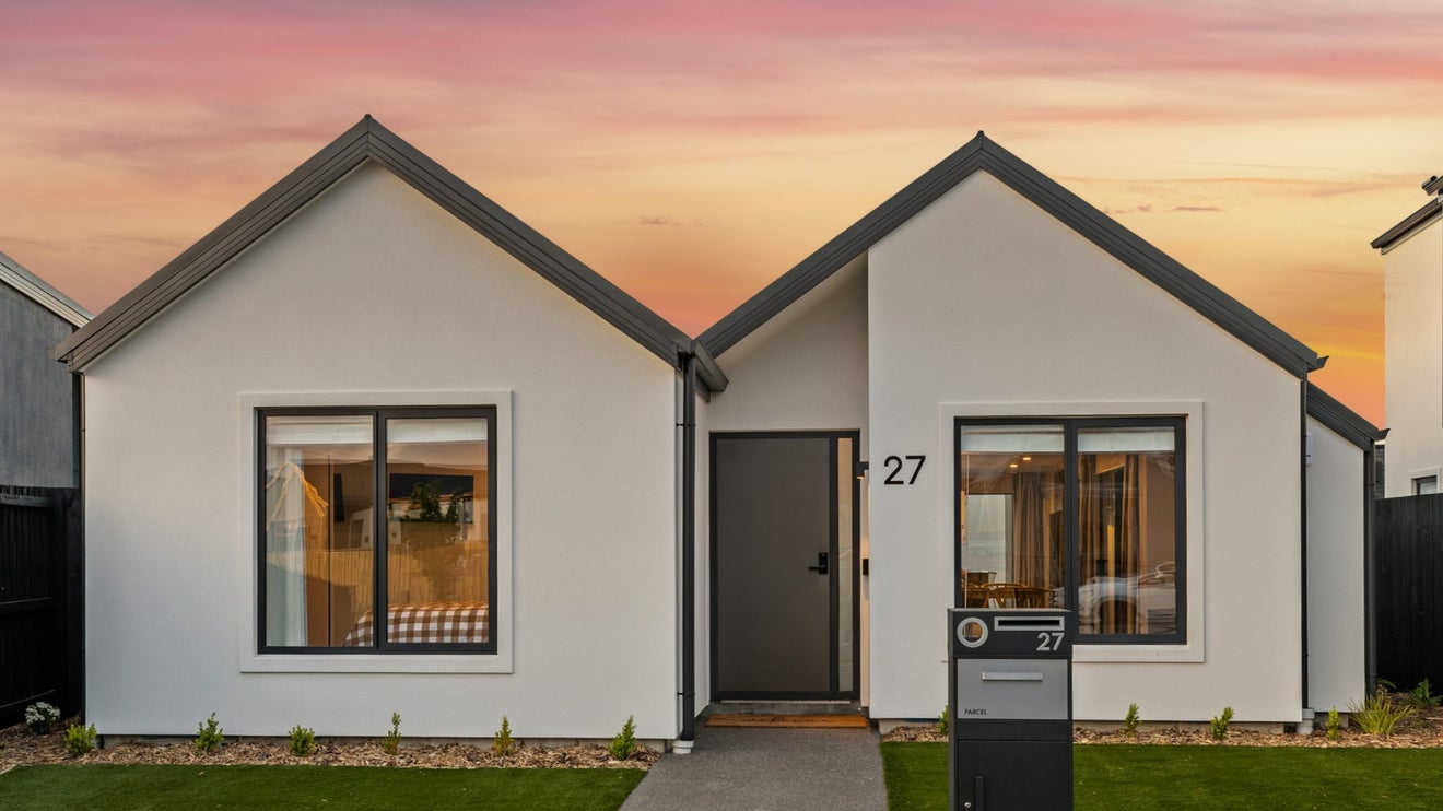 27 Eminence Drive, Northwood, Christchurch - Carousel 1