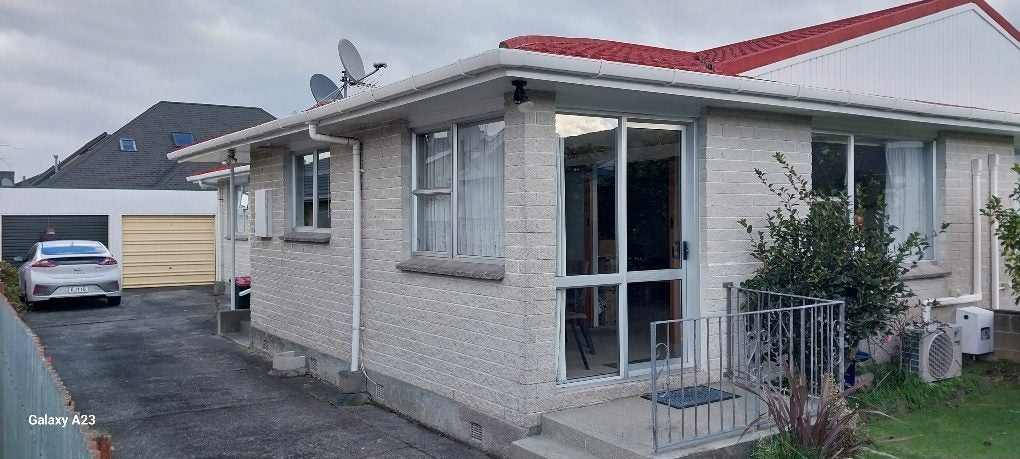 2/166 WATERLOO RD, Hutt Central, Lower Hutt - Carousel 1