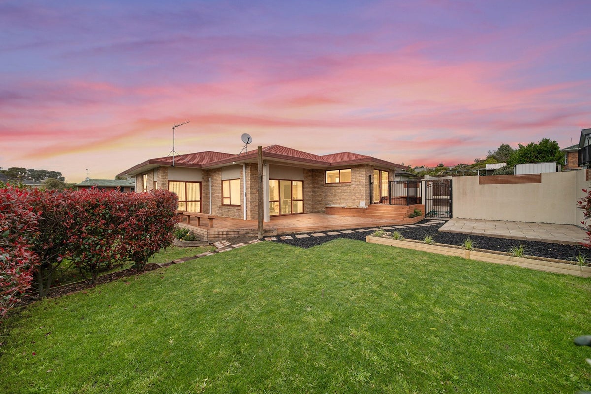 3 Hartfield Rise, Pahurehure, Papakura - Carousel 1
