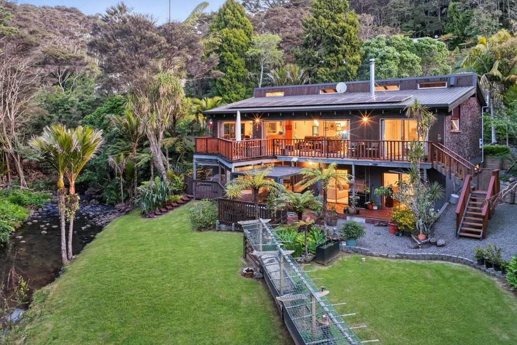 21 Opanuku Road, Henderson Valley, Auckland - Carousel 1