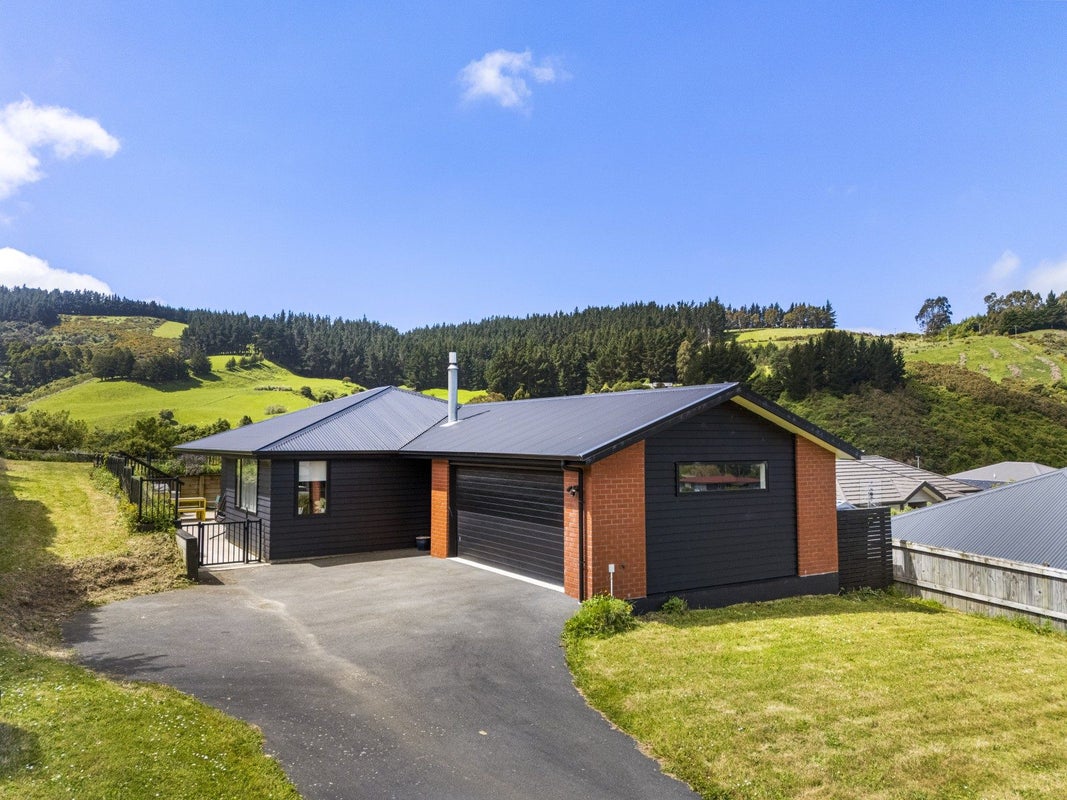 22 Glendermid Close, Sawyers Bay, Port Chalmers - Carousel 1
