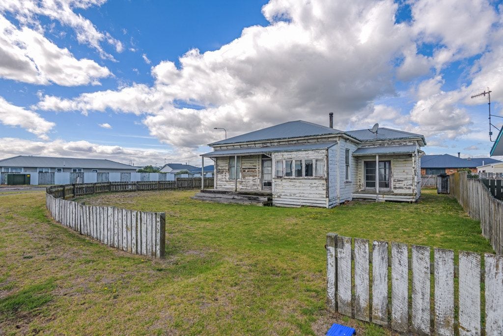 66 Andrews Street, Foxton Beach, Foxton - Carousel 1