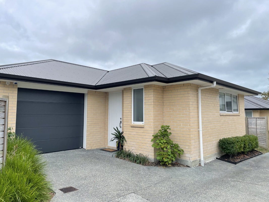 53 Rodney Street, Howick, Auckland - Carousel 1
