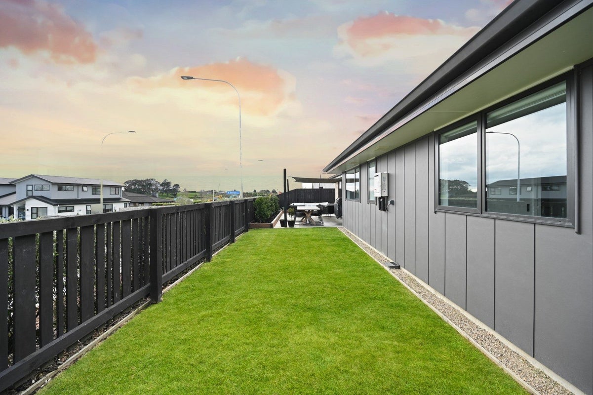 8 Pragma Rise, Rototuna North, Hamilton - Carousel 23