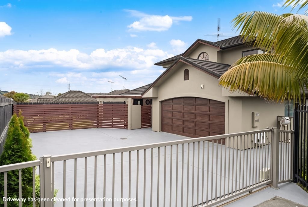 15 Menen Place, The Gardens, Manukau City, Auckland - Carousel 1