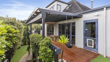 2/79 Island Bay Road, Beach Haven, Auckland - Carousel 1