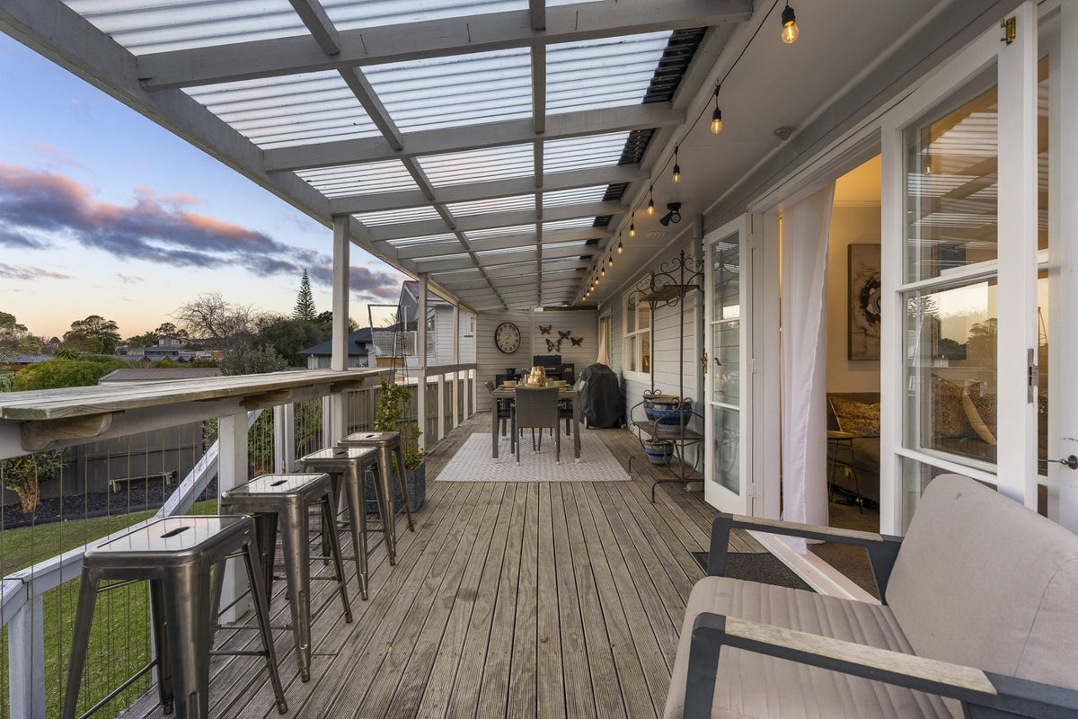22 Rosalind Road, Glenfield, Auckland - Carousel 2