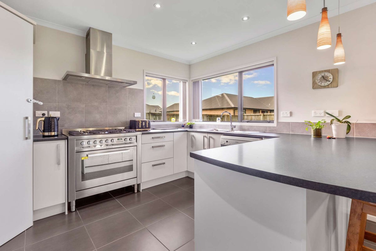26 Chesham Street, Rototuna North, Hamilton - Carousel 2