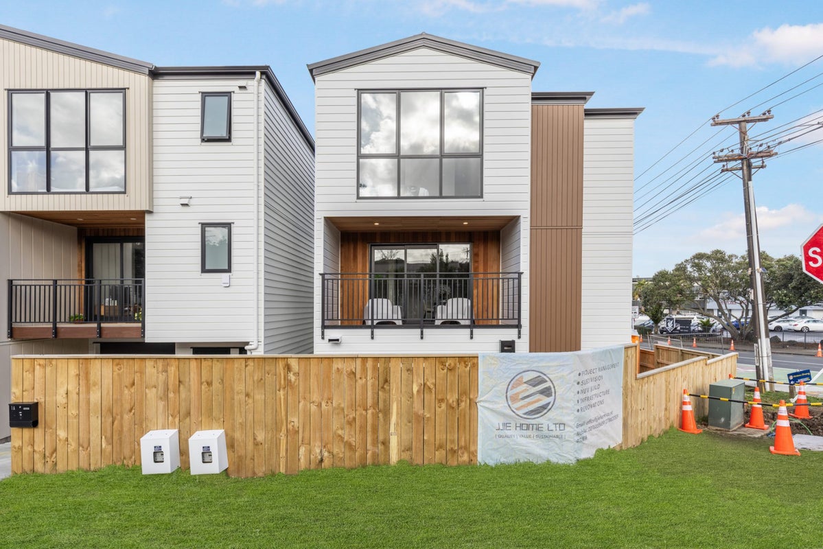 53 Forrest Hill Road, Milford, Auckland - Carousel 1
