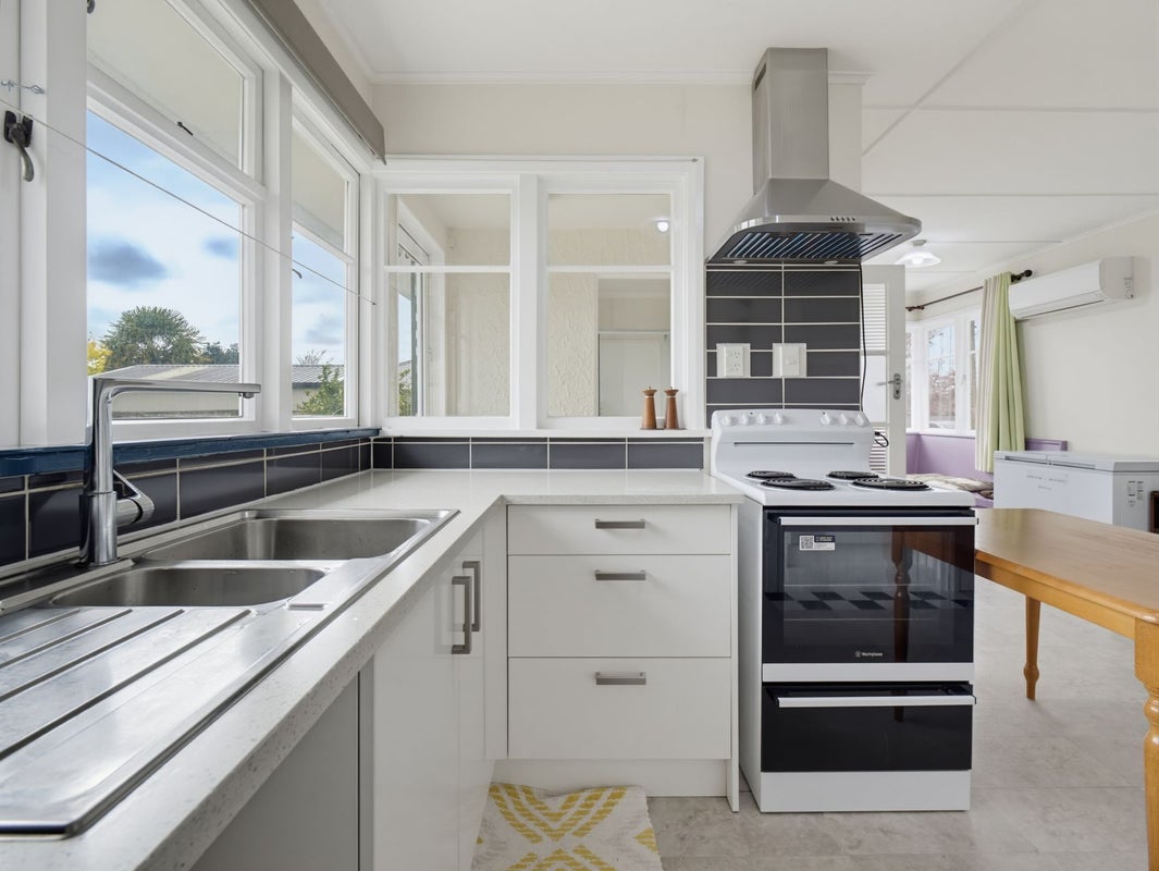 2 Isobel Street, Fairy Springs, Rotorua, Bay Of Plenty - Carousel 2