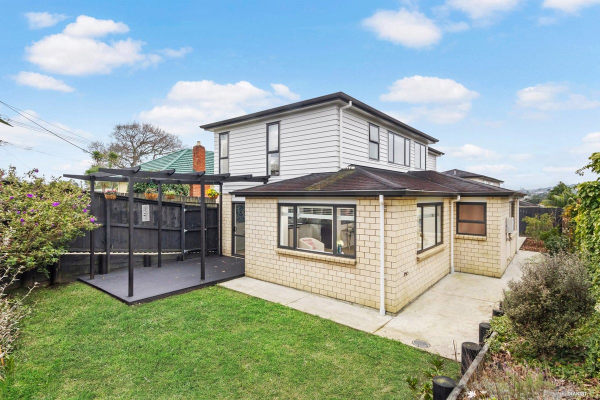 37 Nikau Street, New Lynn, Auckland - Carousel 1