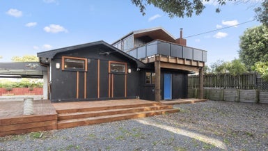 2 The Avenue, Otaki Beach, Otaki - Carousel 1
