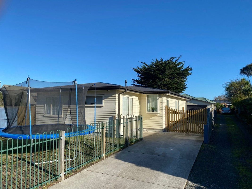 200 Keyes Road, New Brighton, Christchurch - Carousel 1