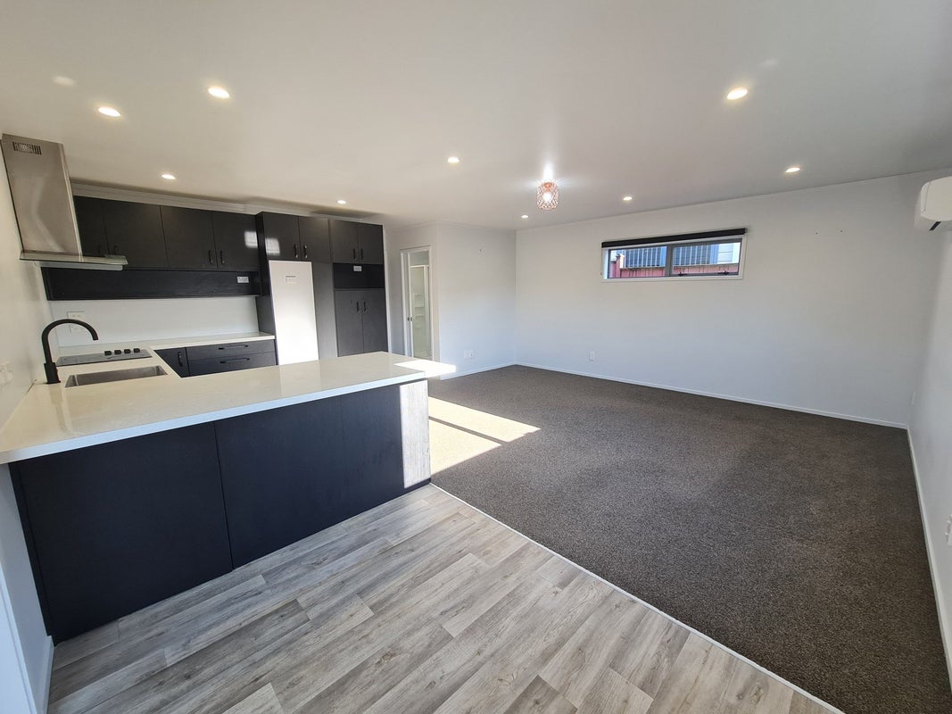 5 Foyle Place, Glendene, Auckland - Carousel 1
