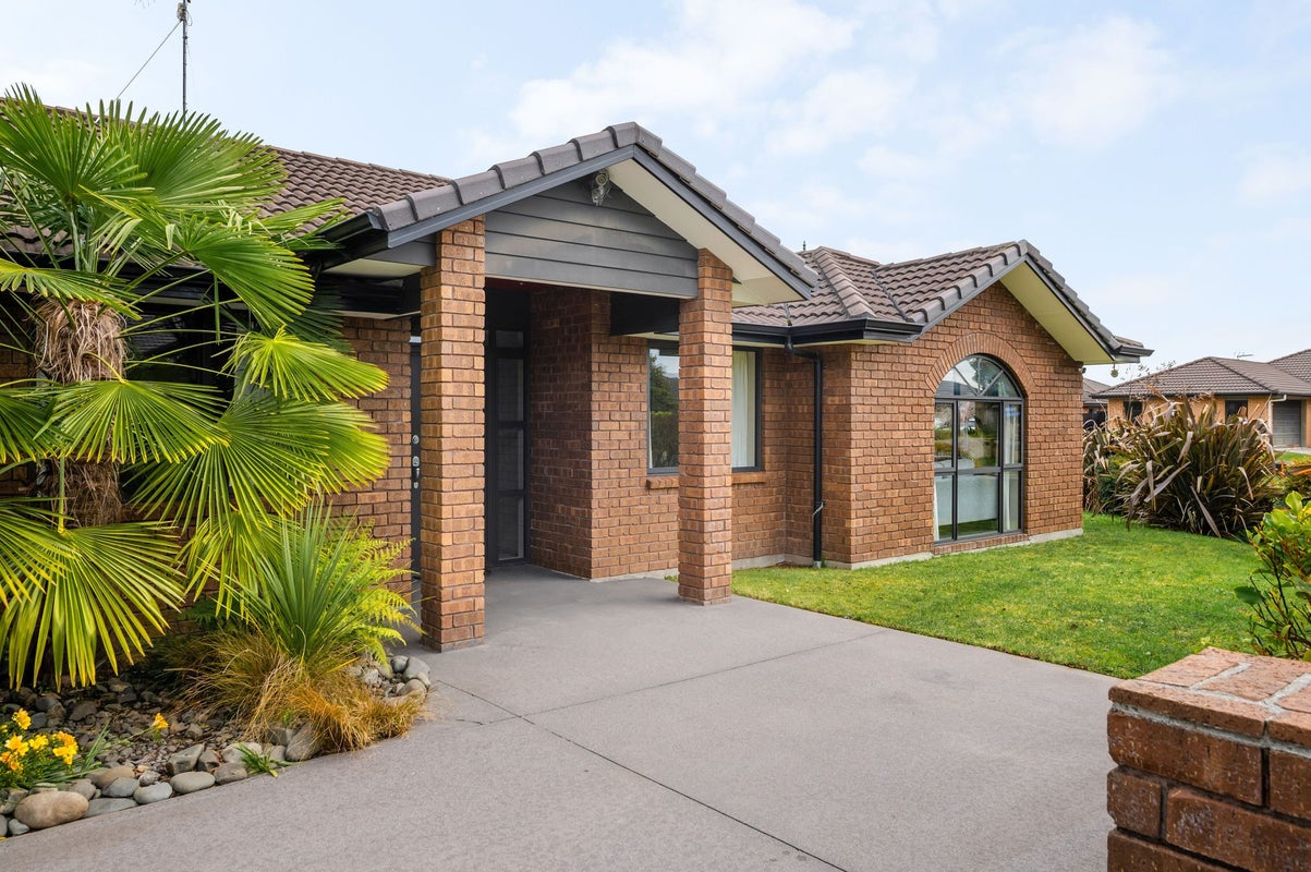102 Barrington Drive, Huntington, Hamilton - Carousel 38