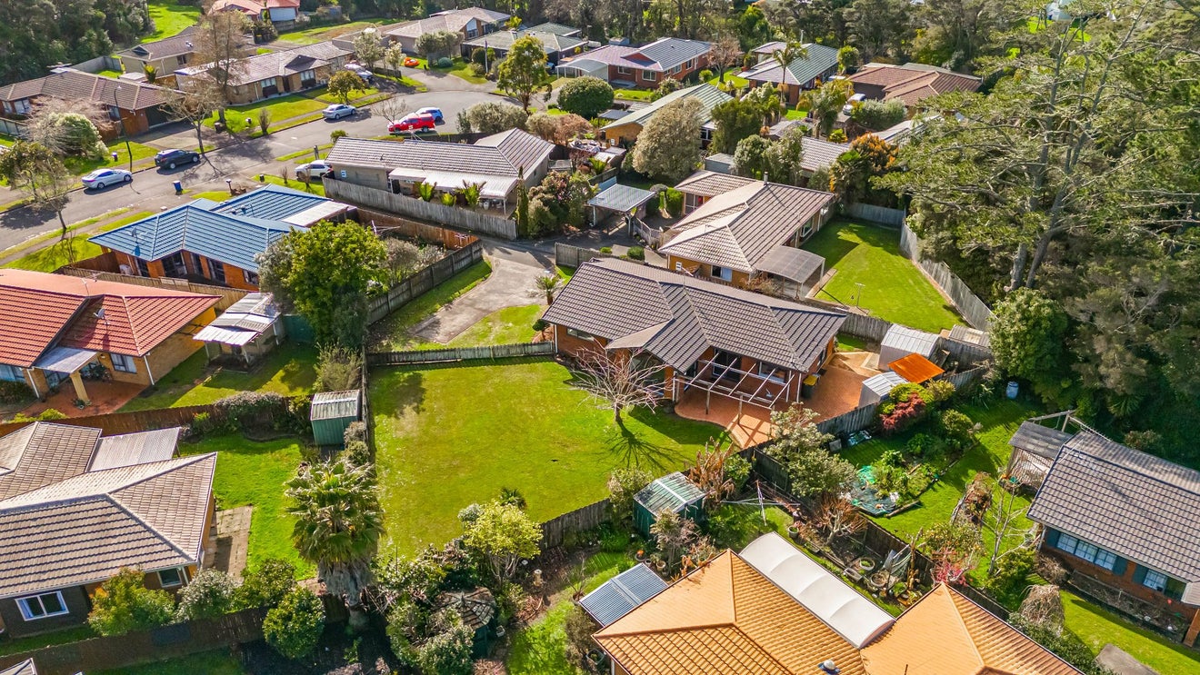 37 Waimoko Glen, Swanson, Auckland - Carousel 1
