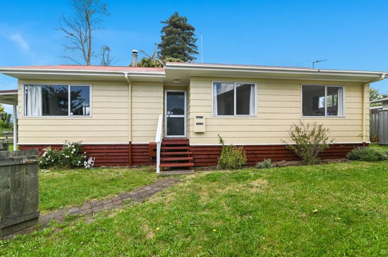 28B Bronte Place, Owhata, Rotorua - Carousel 2