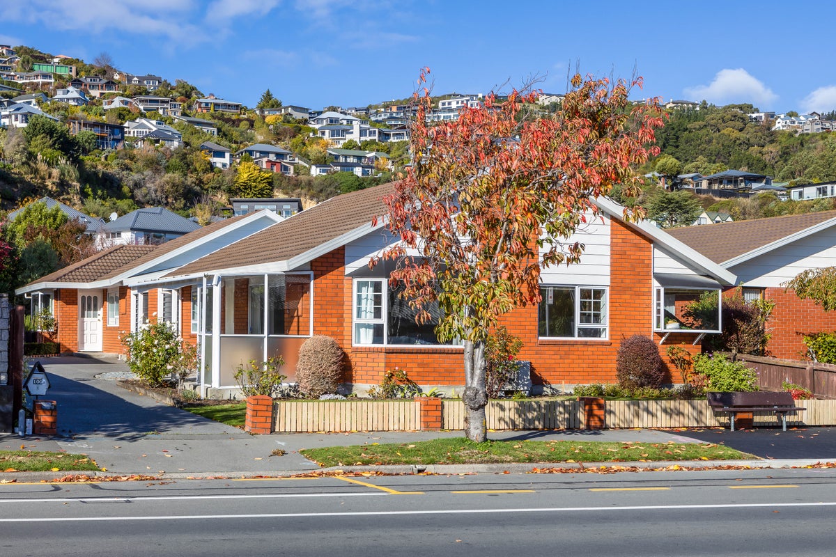 1/100 Centaurus Road, Huntsbury, Christchurch - Carousel 12