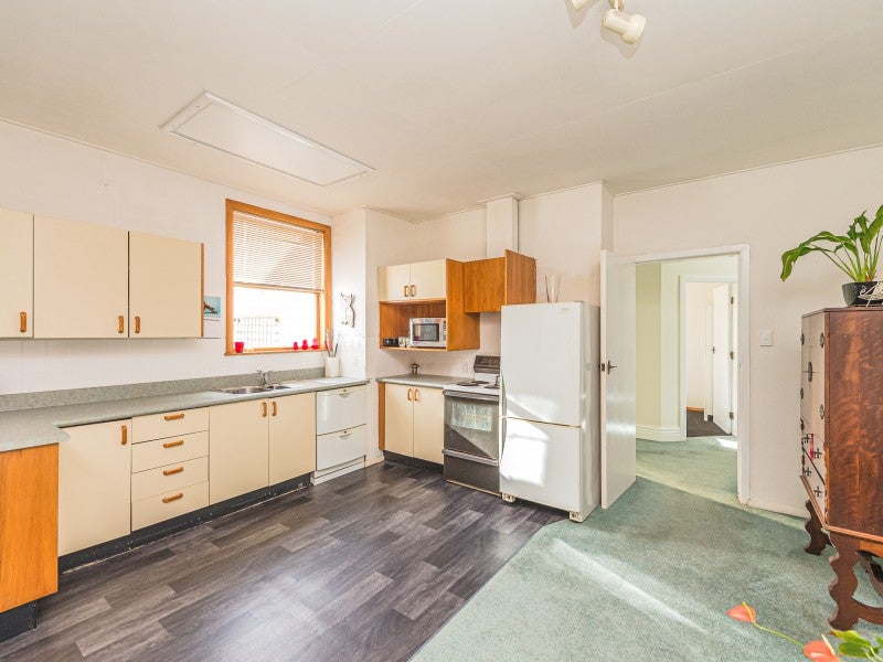 13 Mason Terrace, Gonville, Whanganui - Carousel 2