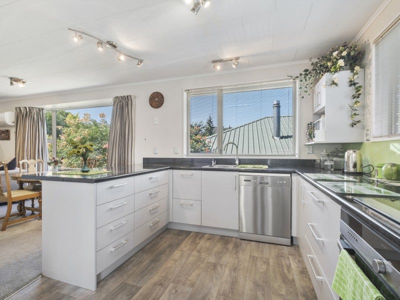 4F Old Bridge Road, Bridge Hill, Alexandra - Carousel 2