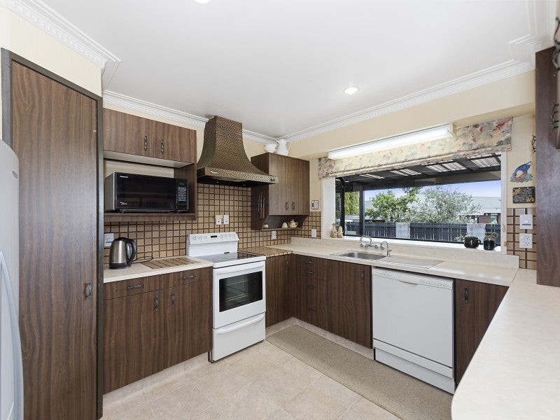 17 Ngaio Place, Pukete, Hamilton - Carousel 2