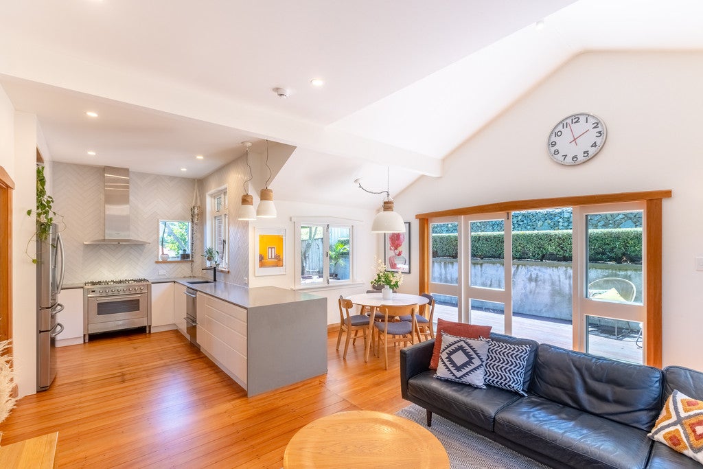 545 Broadway, Miramar, Wellington - Carousel 23