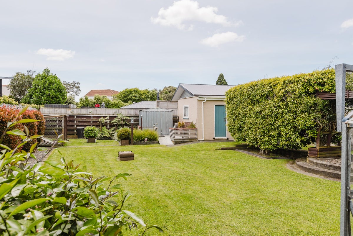 10 Dorset Crescent, Hokowhitu, Palmerston North - Carousel 2