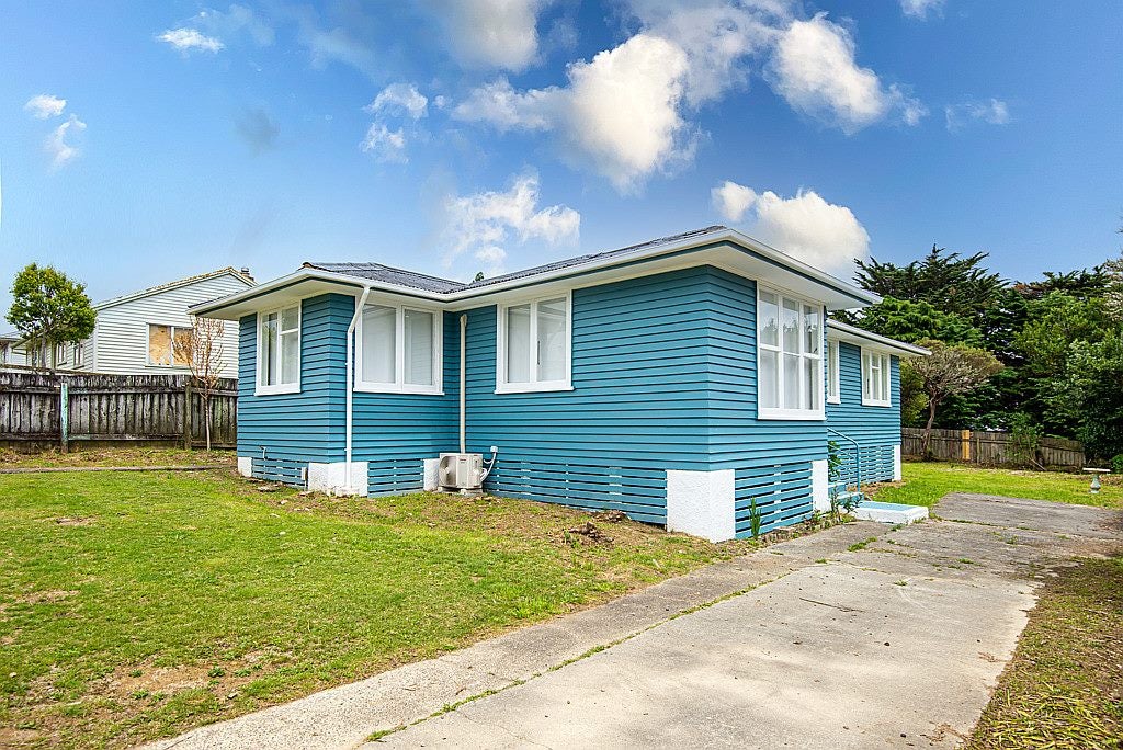 75 Kokiri Crescent, Waitangirua, Porirua - Carousel 1