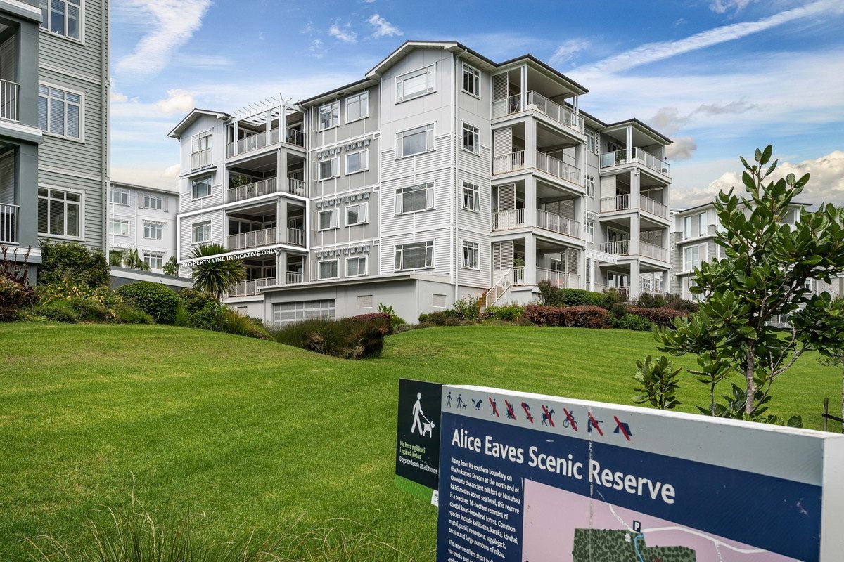 96 Eaves Bush Parade, Orewa, Orewa - Carousel 2