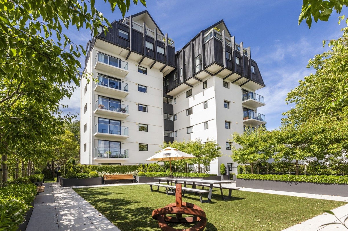 2/18 Carlton Mill Road, Merivale, Christchurch - Carousel 1
